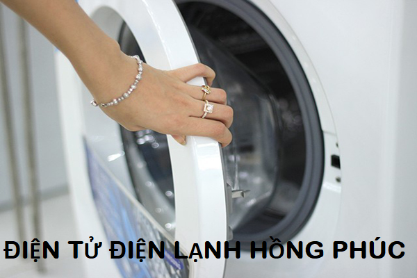 Cách mở cửa máy giặt Electrolux khi bị kẹt