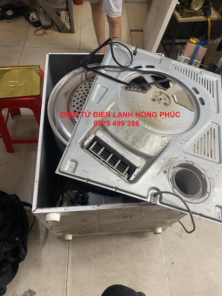 sửa máy sấy quần áo electrolux